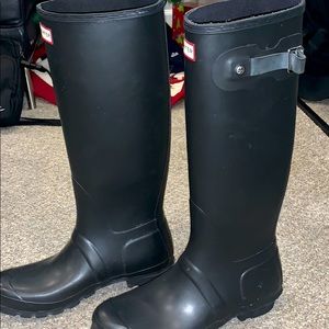 Women’s Hunter Boots (black, like new, size 10)